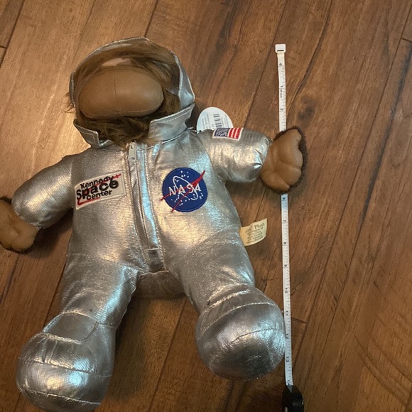 Kennedy Space Center Stuffed Monkey Astronaut NWT - Picture 4 of 4